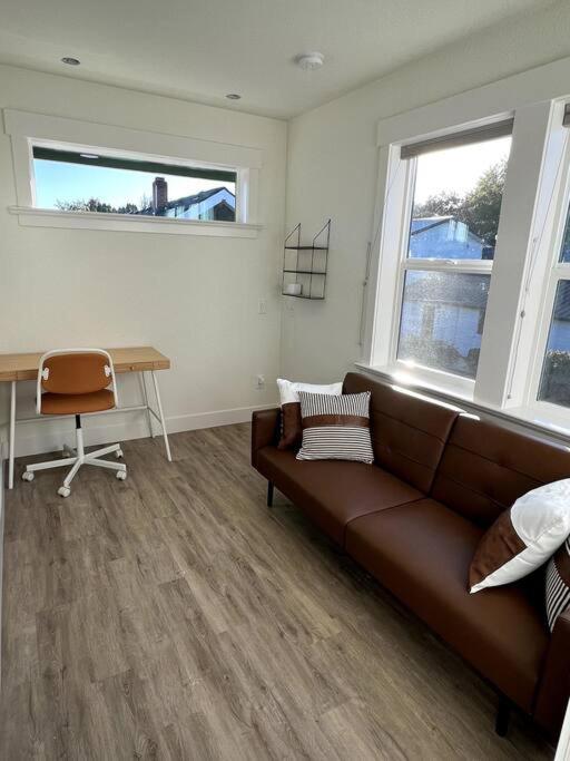 סאלם Brand New Custom Built Cottage In Downtown W/Pool! מראה חיצוני תמונה