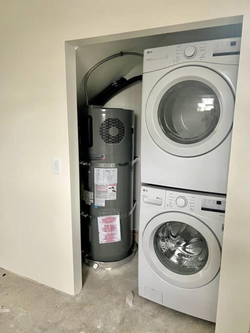 סאלם Brand New Custom Built Cottage In Downtown W/Pool! מראה חיצוני תמונה